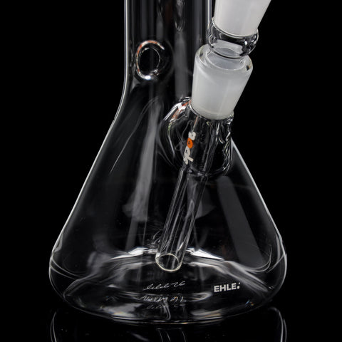 Orange Spot Beaker Bong #4 seitlich mit Kickloch und Chillum