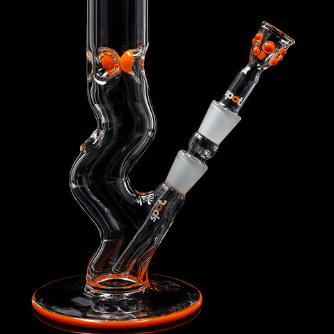 Kronenmundstück in Orange an der Orange Spot Bong #7