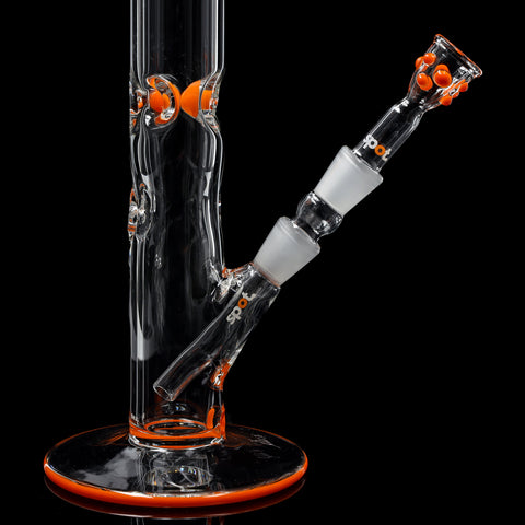 Orange Glaspunkte an der Verengung der Orange Spot Bong #8