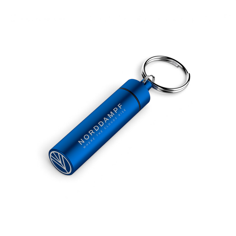 Norddampf Relict Capsule Caddy in Blau mit Schlüsselring, stehend