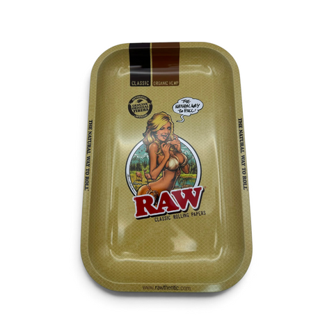RAW Metal Rolling Tray mit Classic Girl Motiv, goldbraune Oberfläche mit rotem RAW Logo und erhöhtem Rand